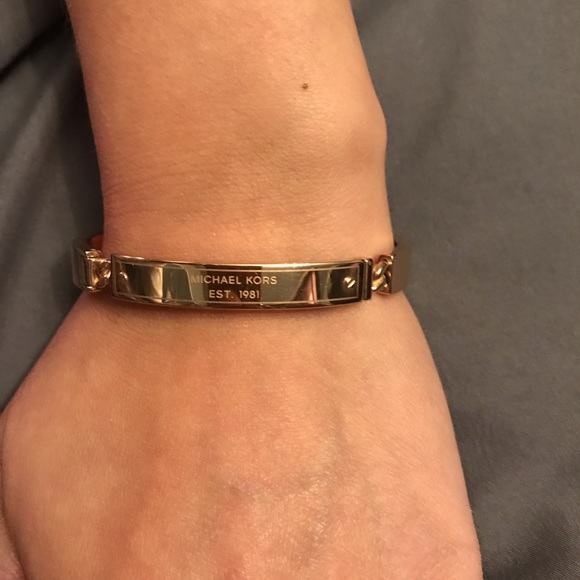 💕Michael Kors Rose Gold Women’s Bracelet - Picture 3 of 8